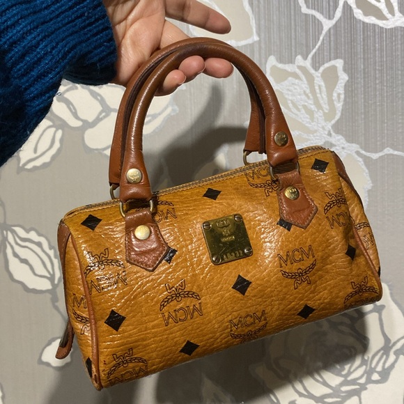 Mcm mini Boston- Germany -Authentic ✅Well used condition -firm in price . - Picture 4 of 16